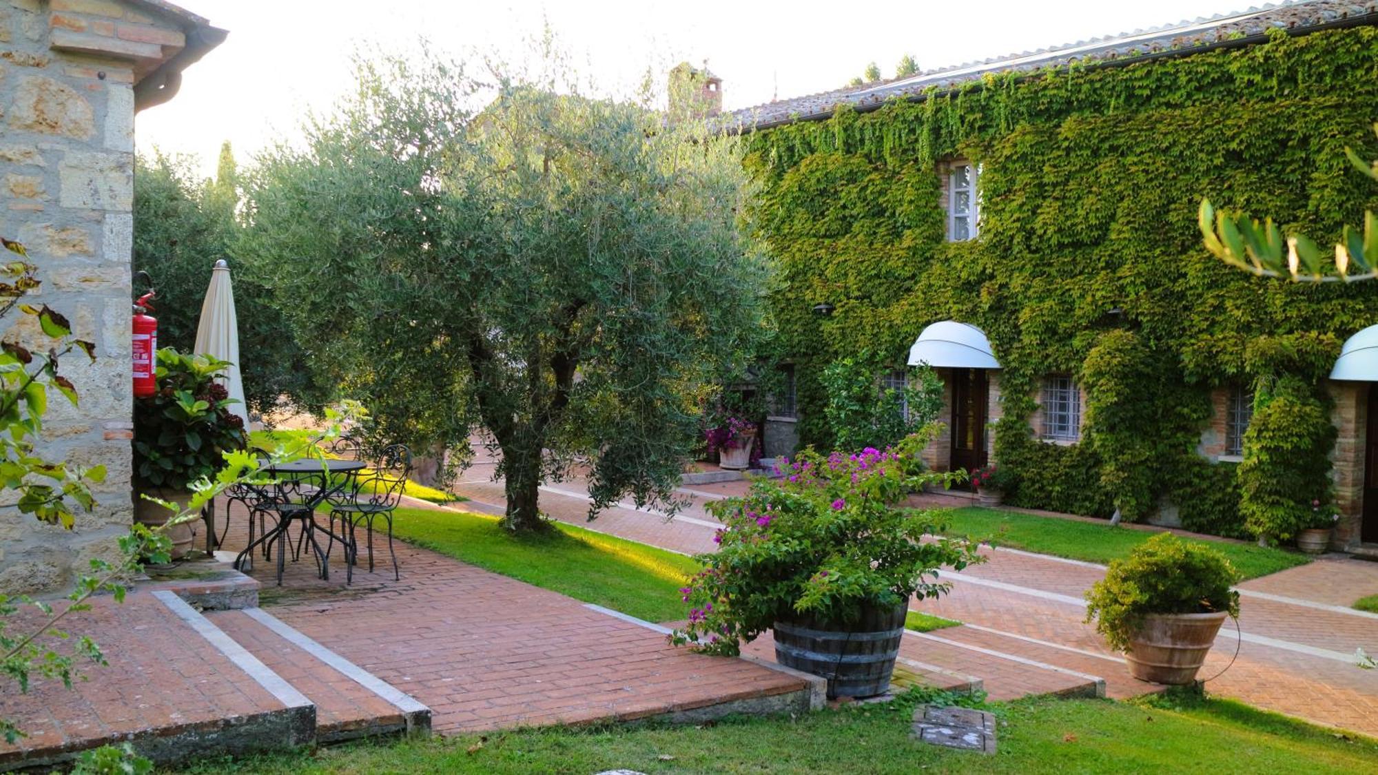 סרטאנו Agriturismo La Sovana מראה חיצוני תמונה